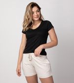 camiseta-pima-21010-preto-shorts-20891-areia-frente-3